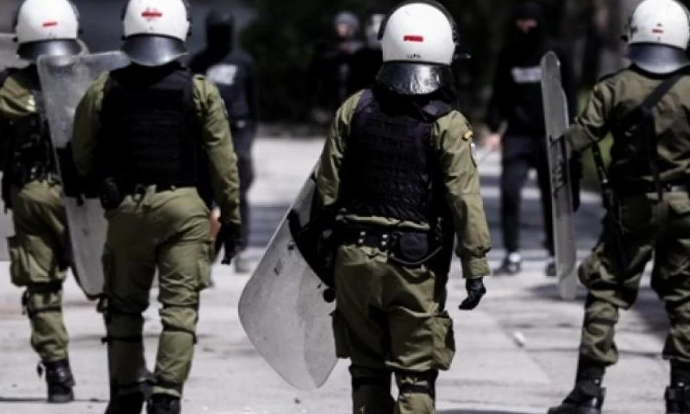 Διμοιρίες ΜΑΤ στέλνει η κυβέρνηση σε Λέσβο και Χίο